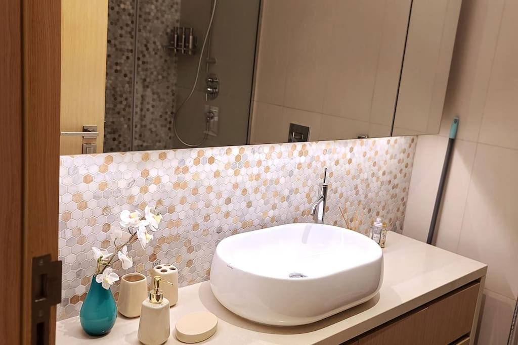 Luxury Apartment In Yas Island Abu Dzabi Kültér fotó